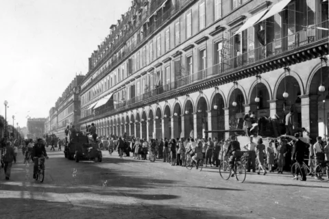 Dollars, chewing-gum et Libération : ce que les GI américains ont vraiment apporté en France