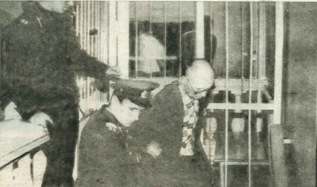 Foto policial de Andrei Chikatilo de los archivos de la Unión Soviética, mostrando al asesino en serie que evadió la captura durante doce años