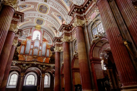 La profecía de la coalición apocalíptica: cuando dos credos incompatibles impulsan la misma guerra