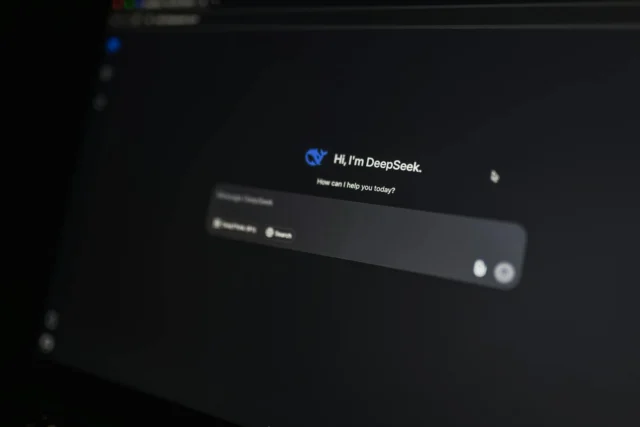 AI chatbot displaying LLM sycophancy behavior by agreeing with user