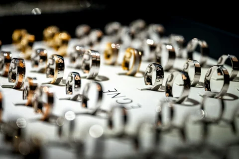 L&rsquo;arnaque de la bague de fiançailles en diamant qui a dupé presque tout le monde