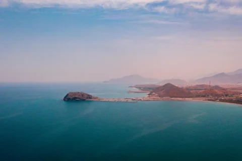 Pourquoi l&rsquo;Iran frappe ses voisins du Golfe : la logique mortelle des bases américaines