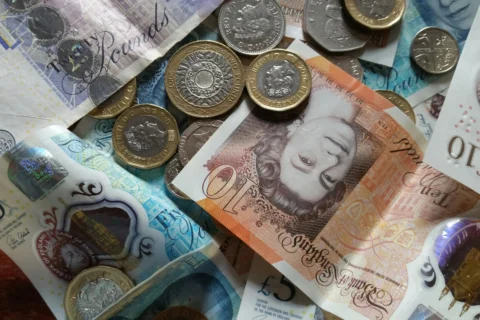 L&rsquo;Opération Bernhard a bien existé : le complot monétaire nazi que Peaky Blinders a emprunté et la guerre d&rsquo;espionnage pour l&rsquo;économie britannique