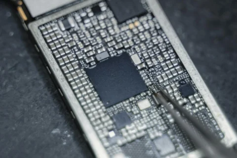 L&rsquo;obsolescence programmée : comment les fabricants conçoivent des produits voués à l&rsquo;échec