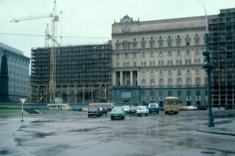 Comment fonctionnait l’État de surveillance du KGB : 5 millions d’informateurs et l’architecture du contrôle