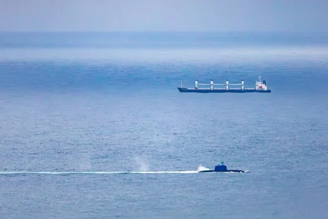 Buoyancy Physics: How 10,200-Ton VPM-Equipped Virginia-Class Submarines Float
