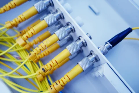 Puntos de estrangulamiento en cables submarinos: por qué el 99 % de los datos internacionales depende de rutas frágiles