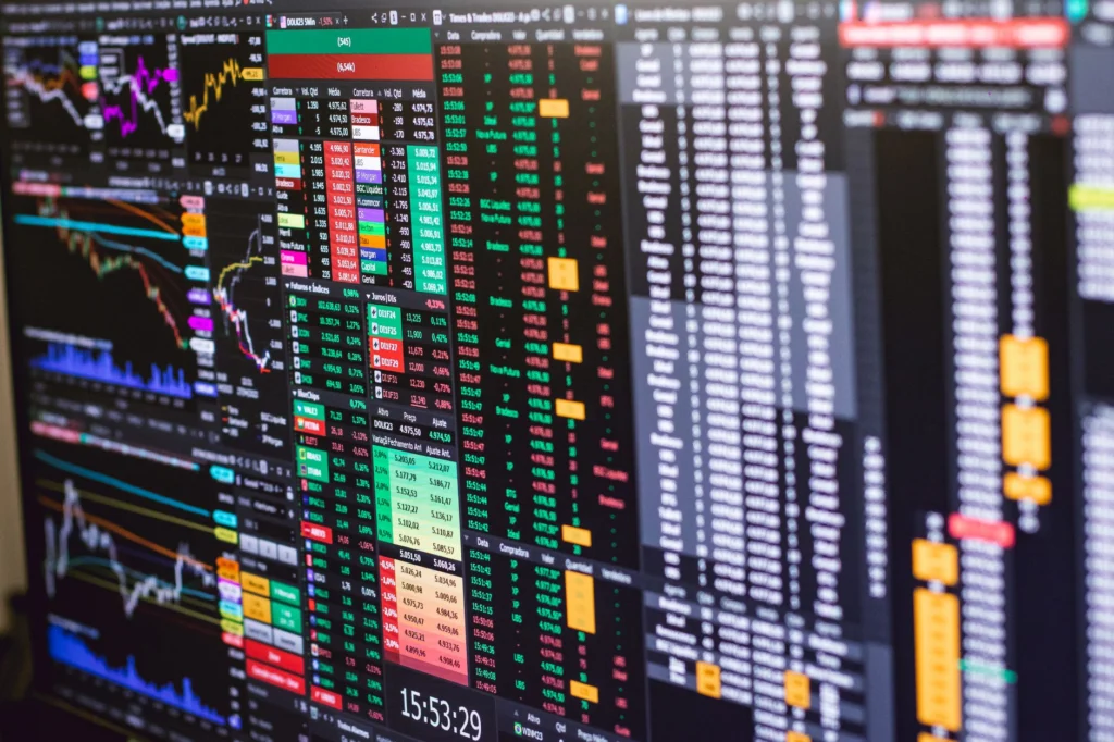 Market concentration chart on trading screens for S&P 500 analysis